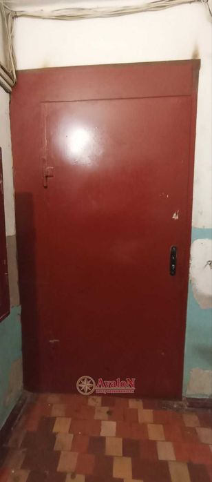 Продам комнату в коммунальной квартире. Ремонт. 8500 у.е.