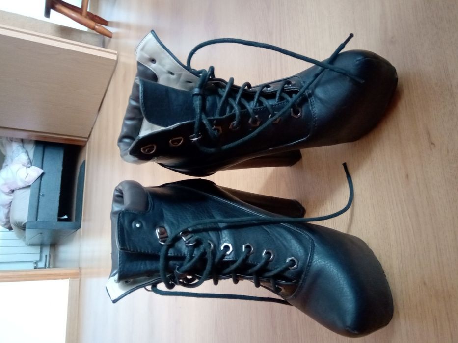 Botki czarne r.39