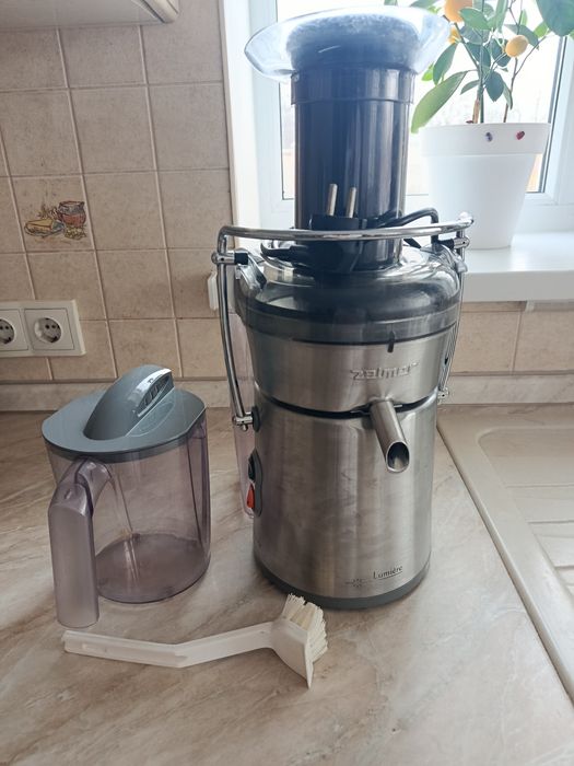 Соковыжималка Zelmer.