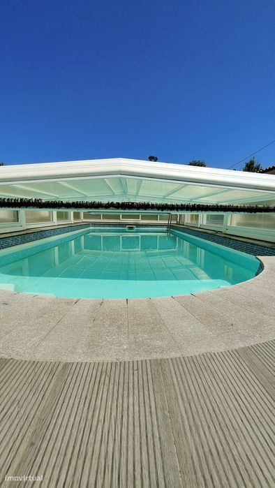 Moradia T4 com piscina e garagem em Perafita