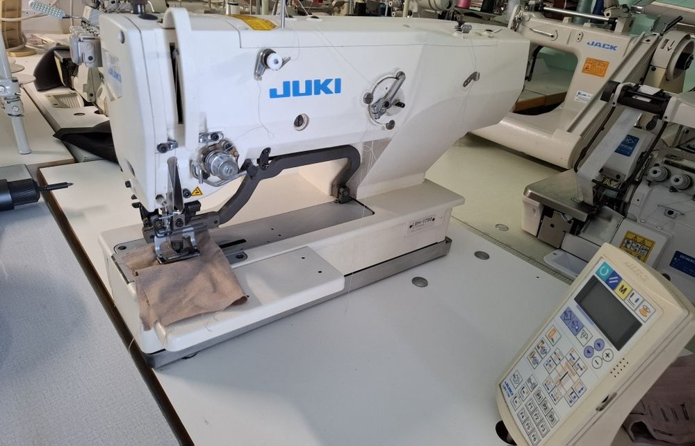 Швейна машина автомат Jack A4F, оверлок Jack C5F. Електронна петельна Juki LBH-1790 та закріпочна. Прямострочки Bruce з серводвигуном