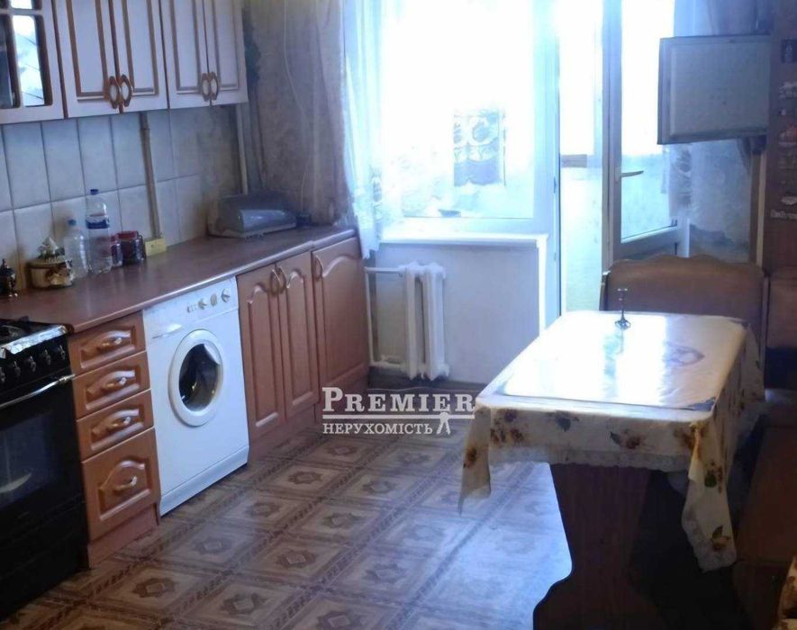 Продам 4-кімнатну квартиру 90 кв.м