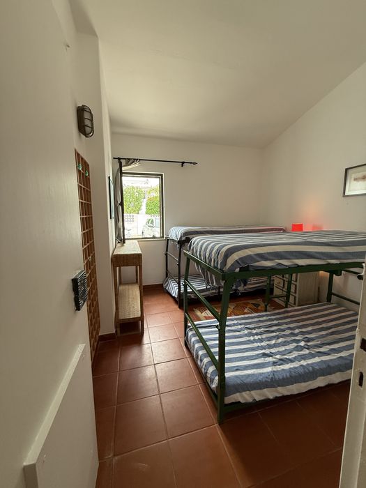 Dois beliches articulaveis