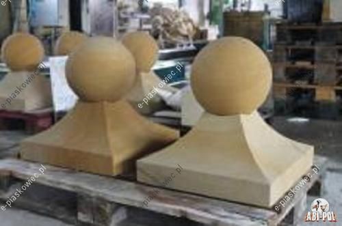 ~10~ Czapka słupowa, nakrywa słupa, daszek z piaskowca