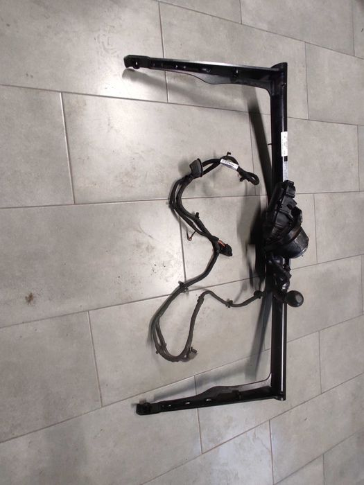 Oryginalny elektryczny Hak holowniczy Skoda Scala