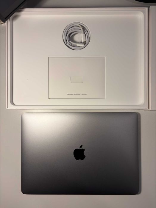 Apple MacBook Pro 2019 | 13.3” | Touch Bar – Cinzento Espacial