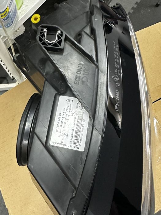 Vendo 2 farois originais audi A3 2008 a 2012