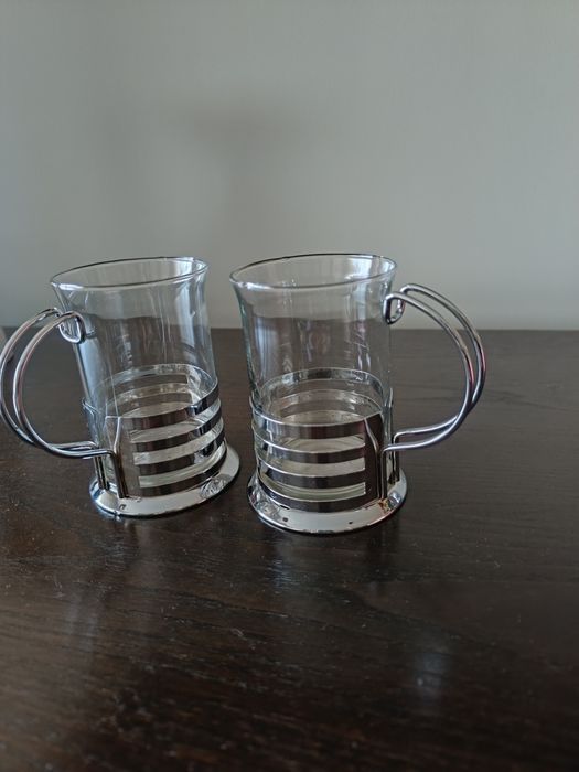 Conjunto de cafeteira de prensa e duas canecas para café moído