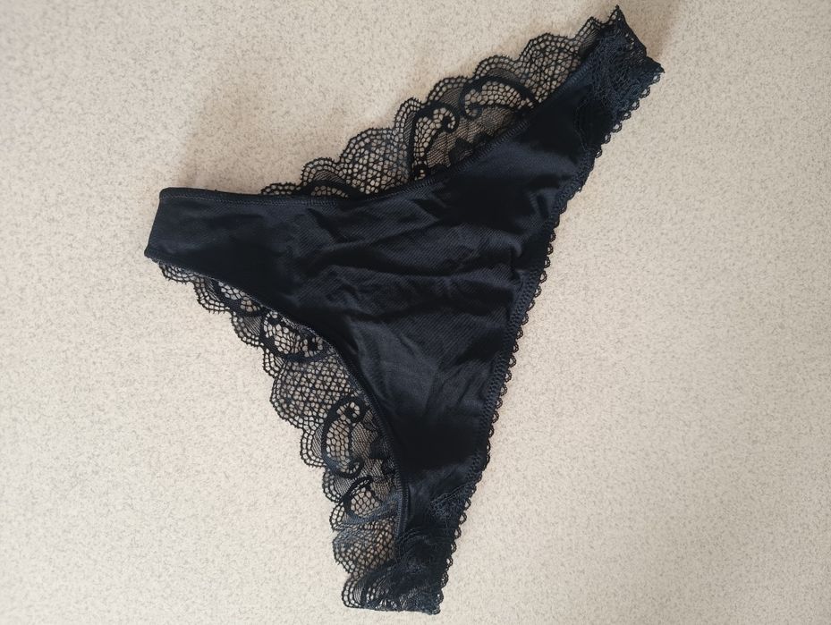 H&m stringi damskie czarne zdobione rozm S