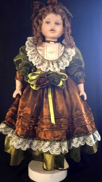 Большая фарфоровая кукла 60+ см