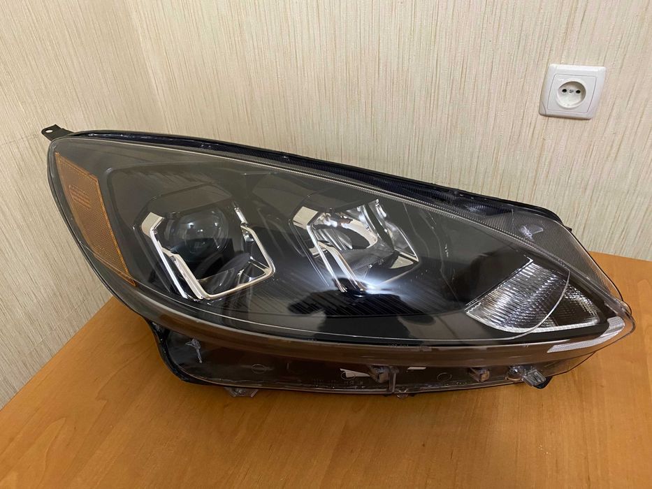 Фара передня права Ford Escape MK4 (2020–2022, США) галоген ДХО