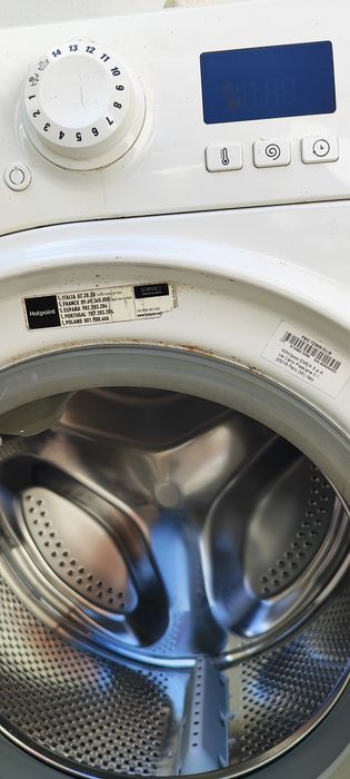 Maquina lavar roupa hotpoint FMG723 avariada