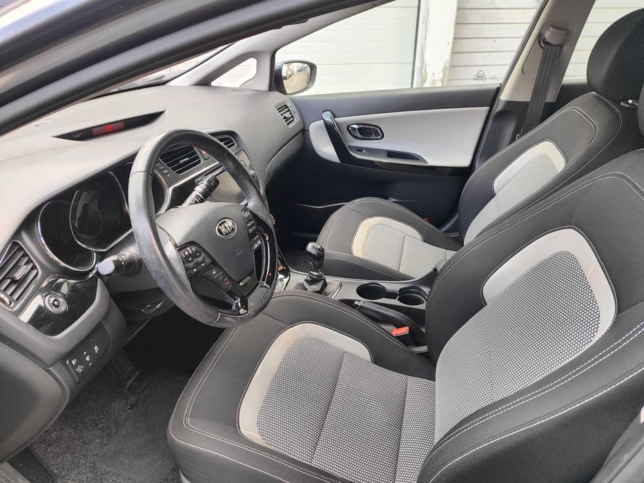Kia Ceed 1.4 CRDi Prime – Maio 2015 – Diesel