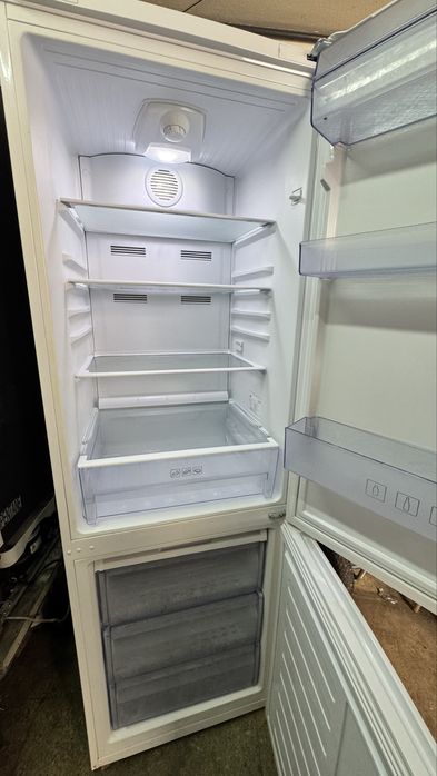 Vende-se 3 frigorificos como novos