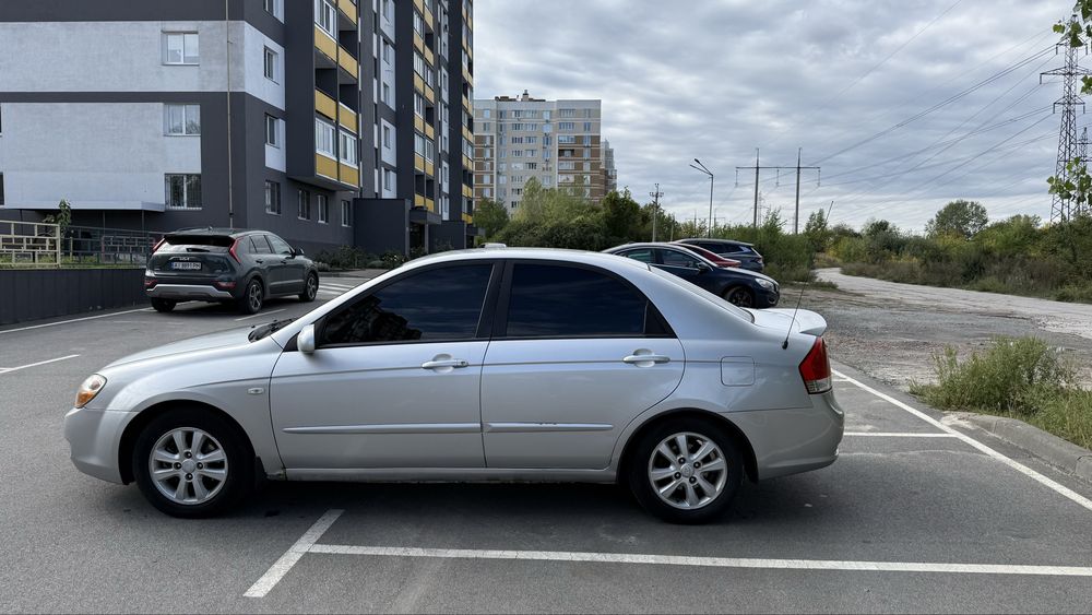 Kia cerato 2009 -автомат, газ