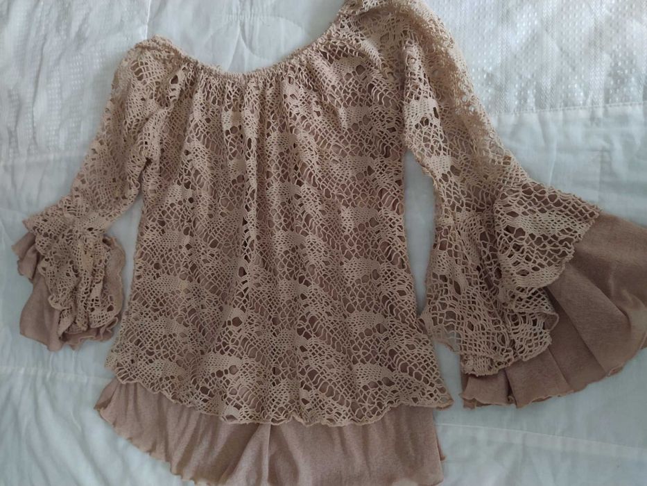 Conj. novo Saia + Blusa bege em renda crochet tam. M/L