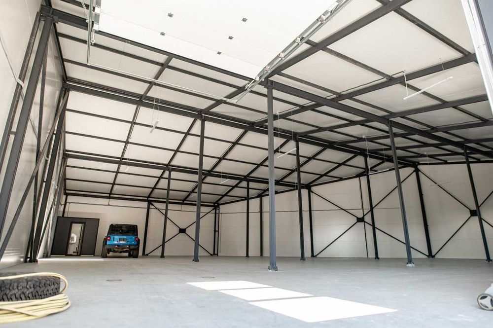 Продаж офісно-складського приміщення з земельною ділянкою у Львові