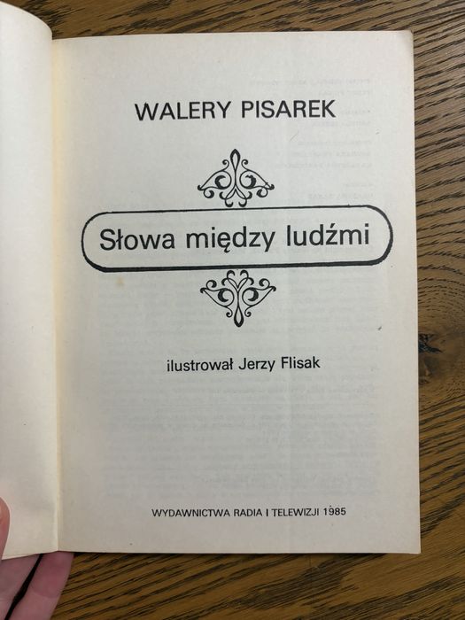 Książka Słowa między ludźmi Walery Pisarek 1985