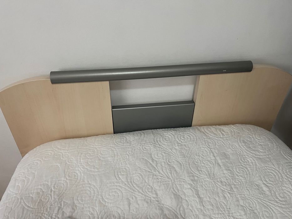 Cama solteiro com estante