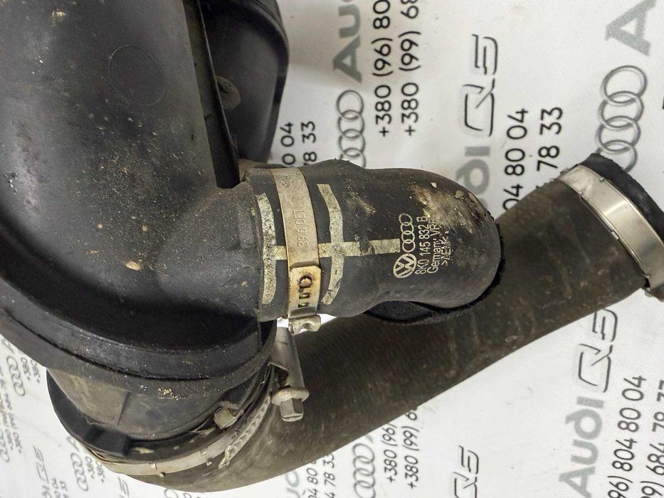 Шланг/патрубок інтеркулера интеркулера лівий  Audi A4 B8  A5 B8 Q5 B8