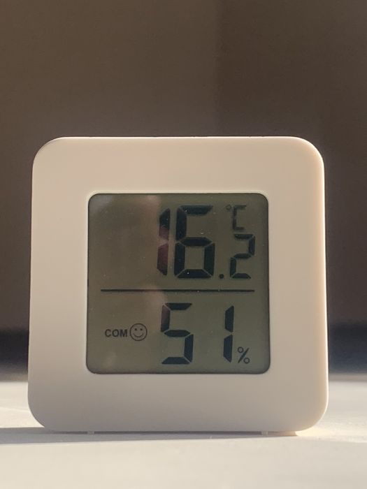 Termómetro e higrómetro LCD digital