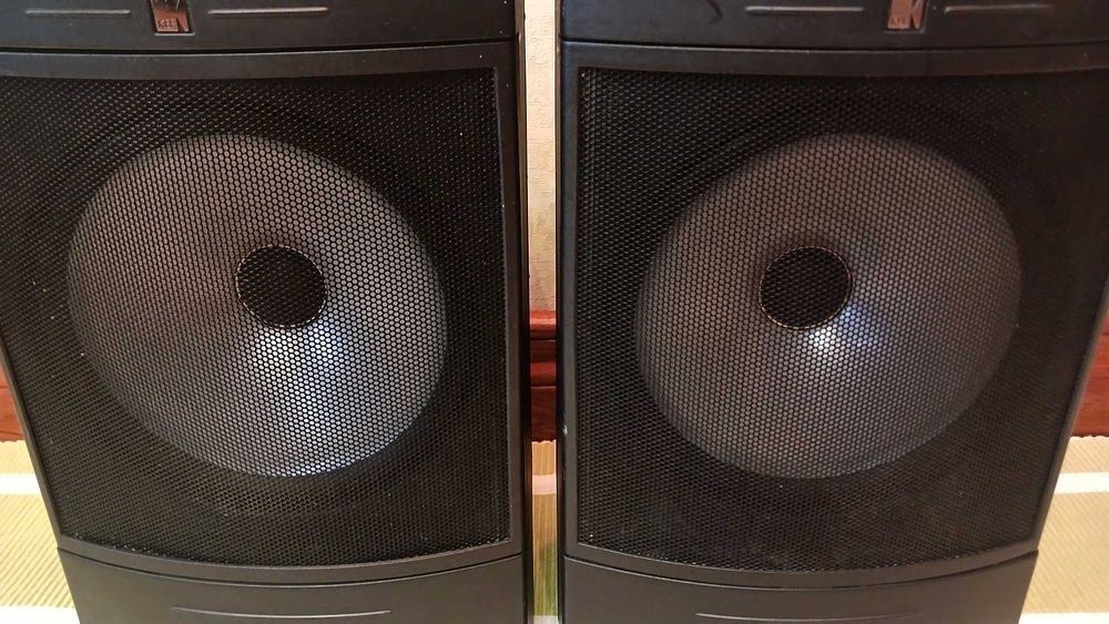 Новорічна акція! Акустика KEF Q85S