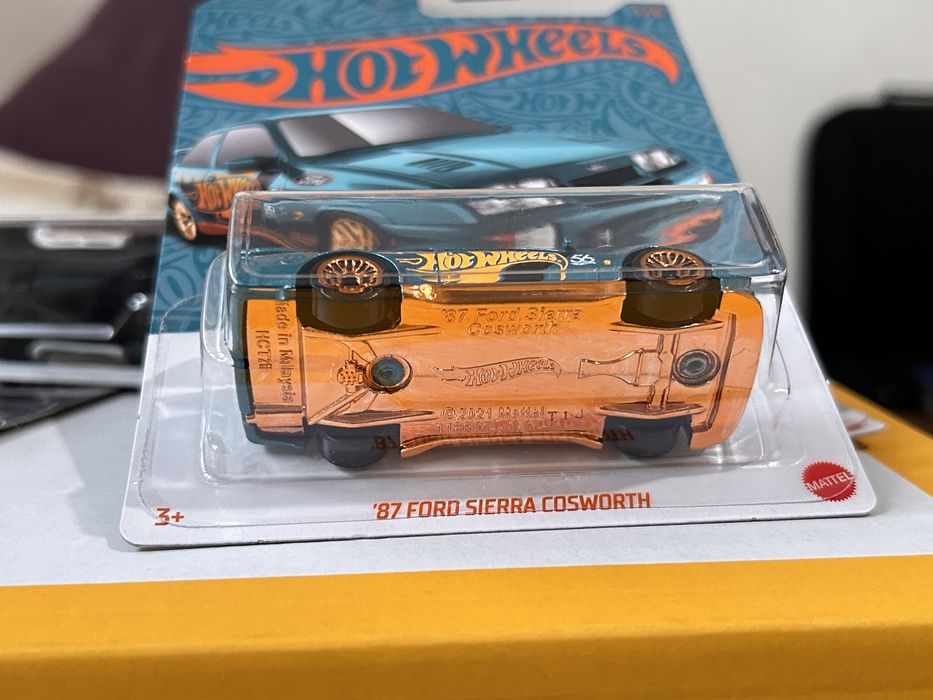 Hot Wheels 87 FORD SIERRA COSWORTH (56 lat)