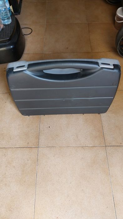 Caixa de arrumação com 24 divisões