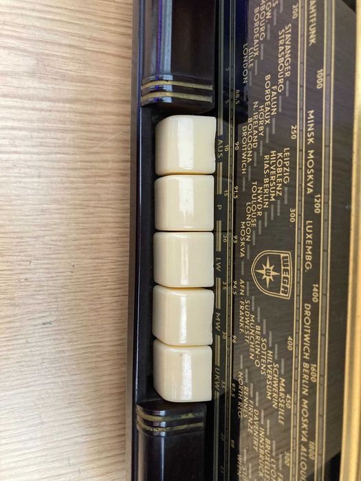 Radio Antigo Wega Carina II (Restaurado recentemente)