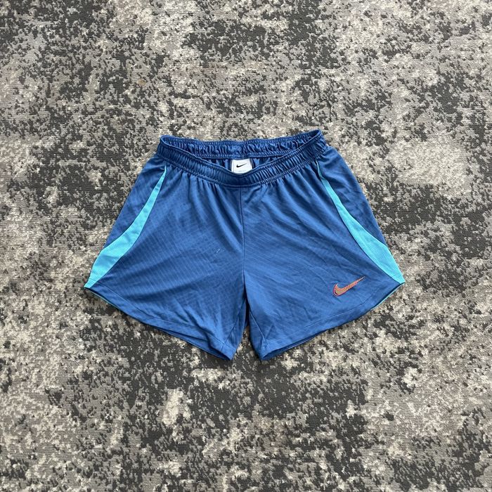 Продаю Чоловічі Шорти  Nike