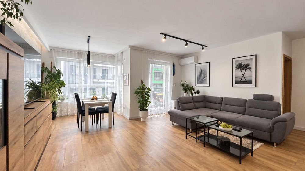 Mieszkanie dwupokojowe/ nowe osiedle/ balkon i komórka lokatorska