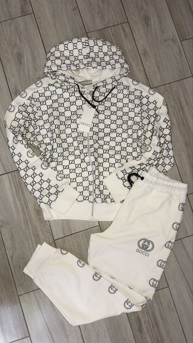 Stulowy dres, rozmiar XL