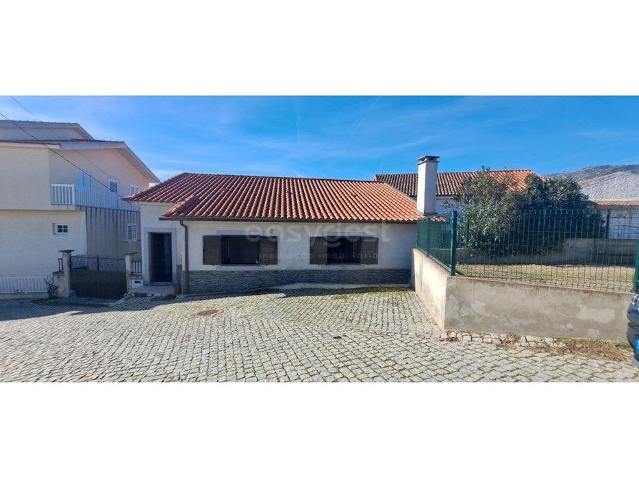 Moradia T3 na Belíssima aldeia de Foz do Sabor, Torre de Moncorvo.