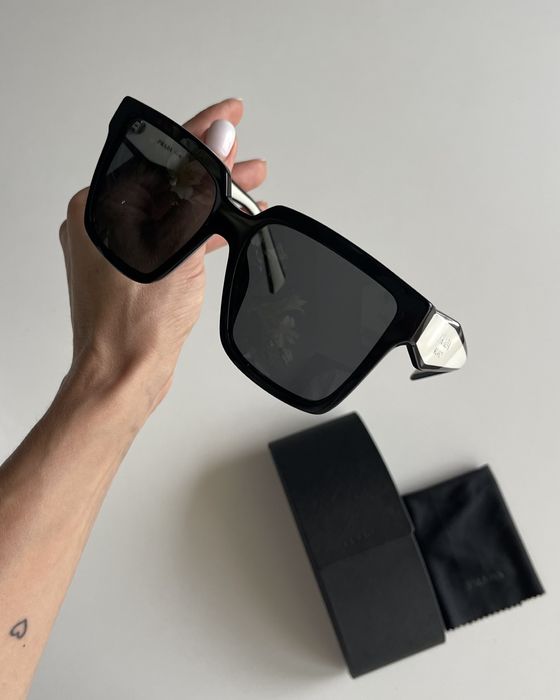 Сонцезахистні окуляри Prada, оригінал