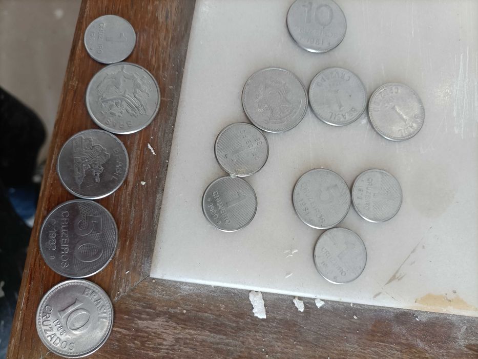 Vendo moedas brasil  cruzeiros e cruzados
