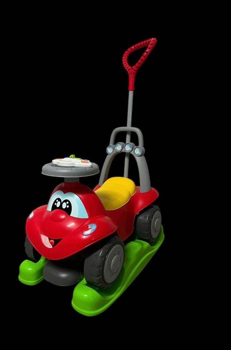 Vendo carrinho infantil Chicco, em excelente estado. Muito pouco usado.