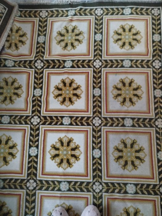 Tapete lã arraiolos tradicional, tamanho 1.55 largura e 1.96 comprimen