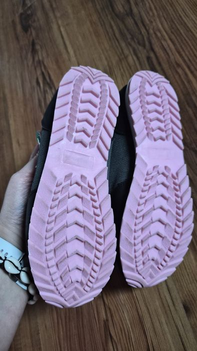 Buty sportowe  adidaski r. 34. Nie używane