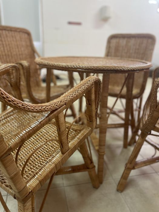 Mobilia em Vime 4 cadeiras + mesa