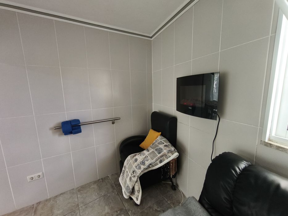 Família de acolhimento em casa própria 24 horas por dia