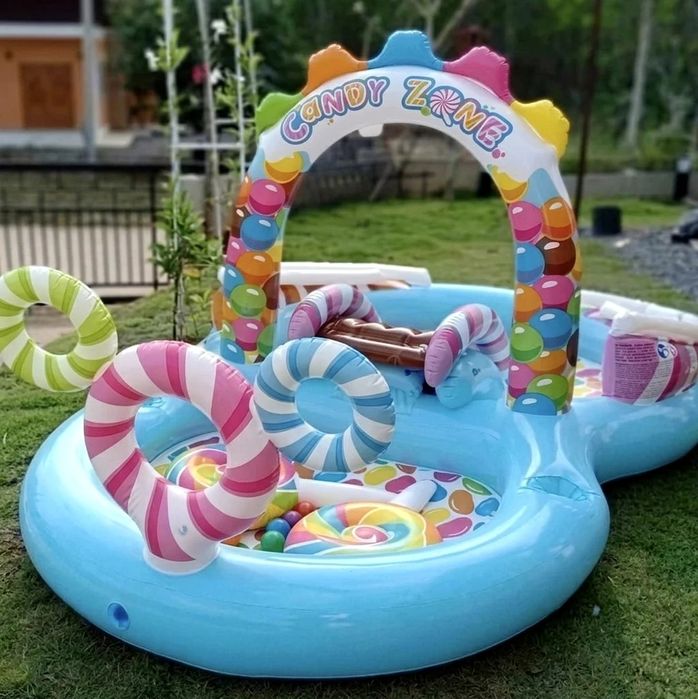 Intex 57149 (295×191×130 см) дитячий надувний ігровий центр басейн з гіркою та фонтанчиком Карамель CANDY ZONE