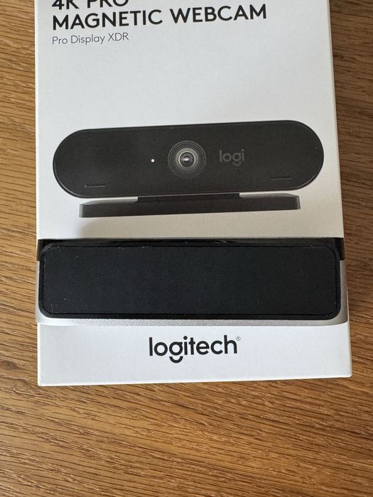 Logitech 4K PRO Ultra HD webcam( Display XDR)
