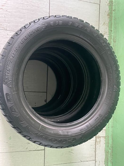 Продам резину Goodyear 205/60/16 в ідеальному стані