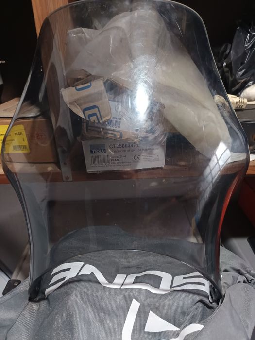 Vendo material para moto