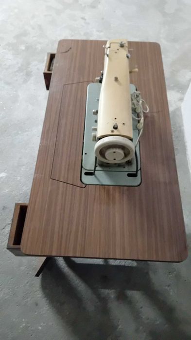 Maquina de costura Necchi impecável