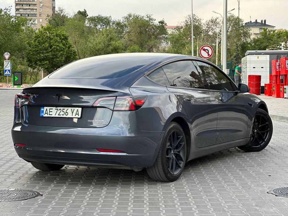 Tesla Model 3 Perfomanse 2023