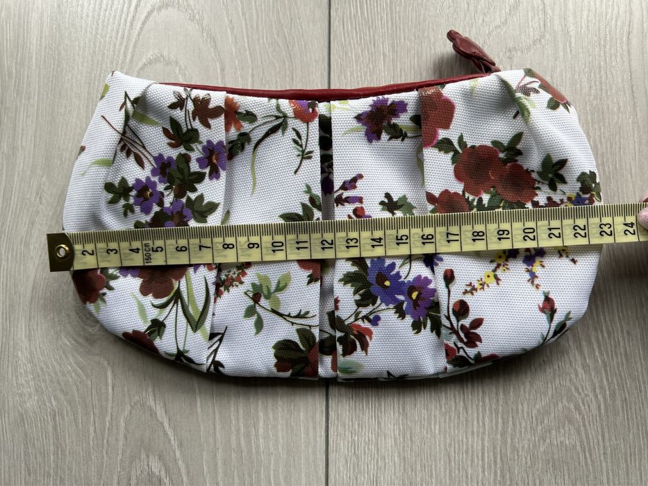 Kosmetyczka w kwiatki (12cm / 22,5 cm)