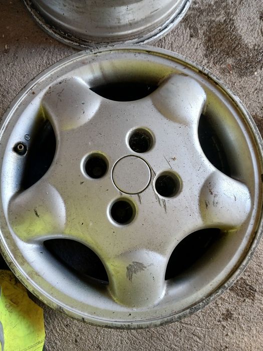 Duas jantes 14 de alumínio