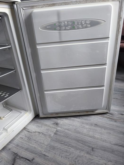 Морозильна камера на 4 полички