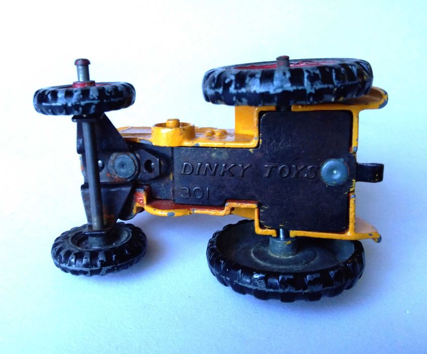 Tractor Marschal e Disc Harrow da Dinky Toys. Ver descrição